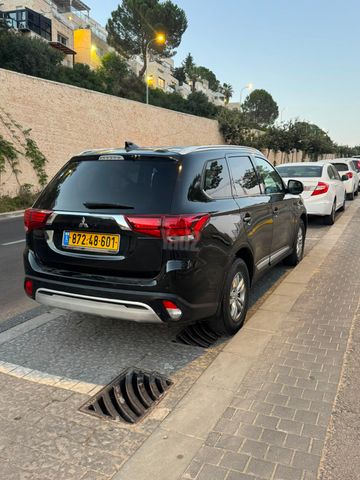 מיצובישי אאוטלנדר