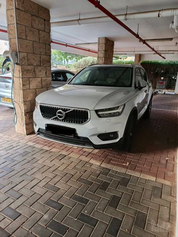 מודעת רכב וולוו XC40