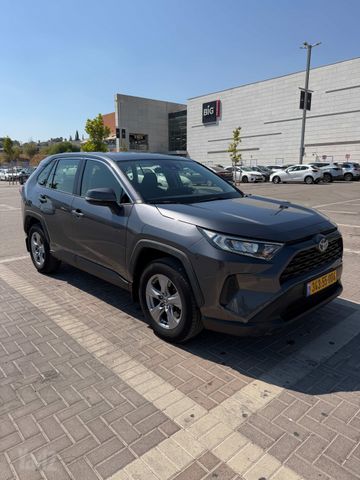 טויוטה RAV4