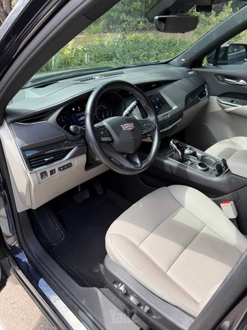 מודעת רכב קאדילק XT4