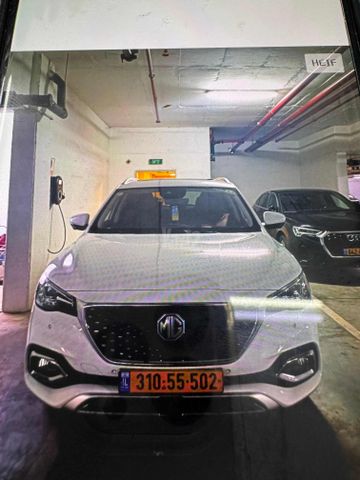 מודעת רכב אם ג'י EHS PHEV