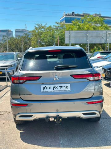 מיצובישי אאוטלנדר