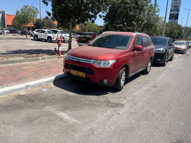 מיצובישי אאוטלנדר
