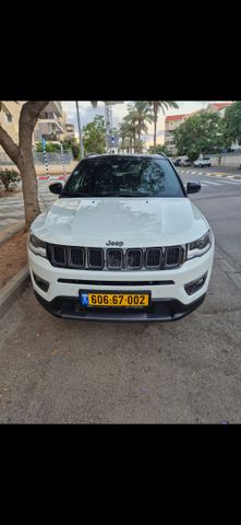 מודעת רכב ג'יפ קומפאס