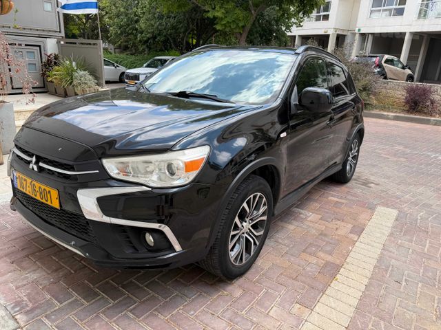 מודעת רכב מיצובישי ASX