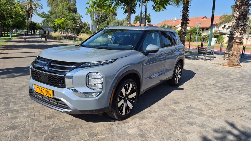 אאוטלנדר Instyle אוט׳ 2.5 (181 כ״ס)