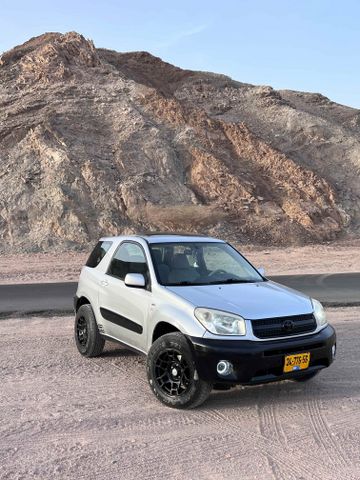 טויוטה RAV4