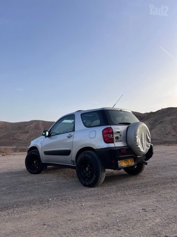 טויוטה RAV4