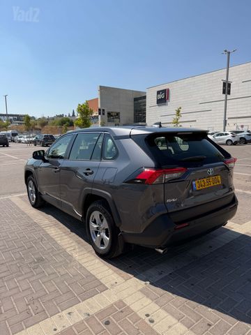 טויוטה RAV4