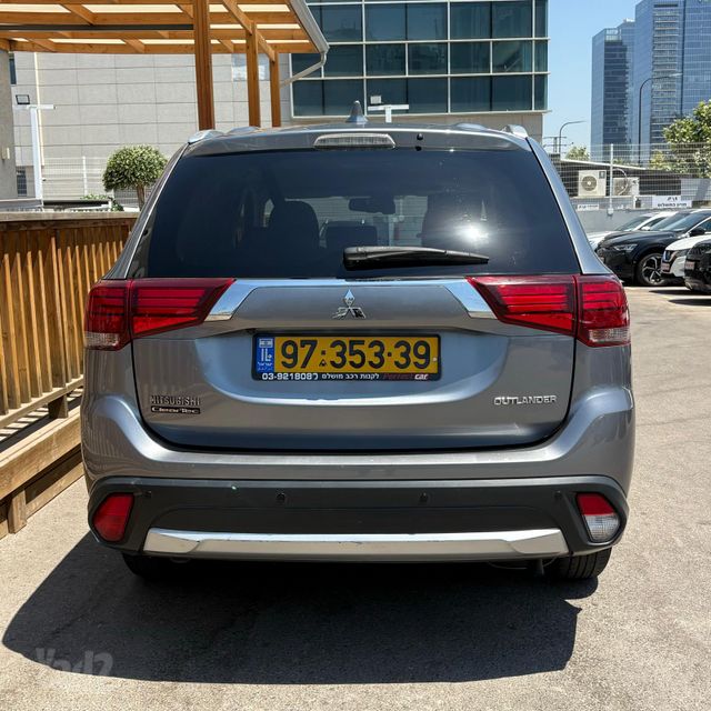 מיצובישי אאוטלנדר