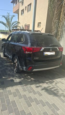 מיצובישי אאוטלנדר