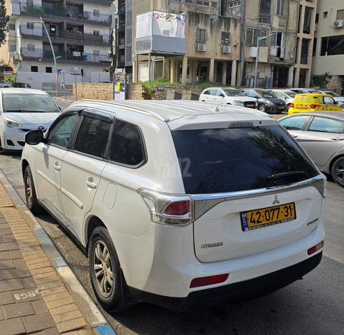 מיצובישי אאוטלנדר
