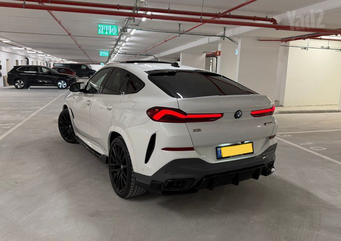 ב מ וו X6 M