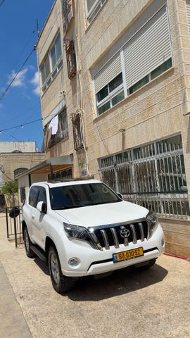 טויוטה לנד קרוזר