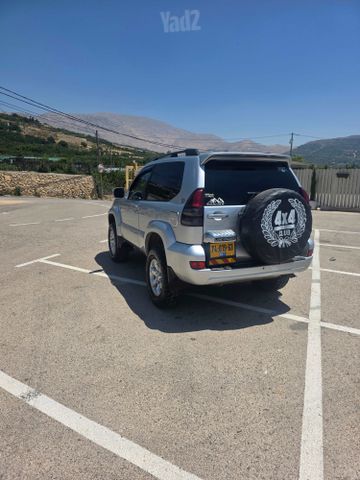 טויוטה לנד קרוזר