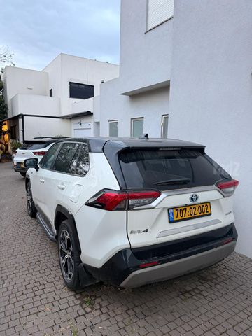 טויוטה RAV4