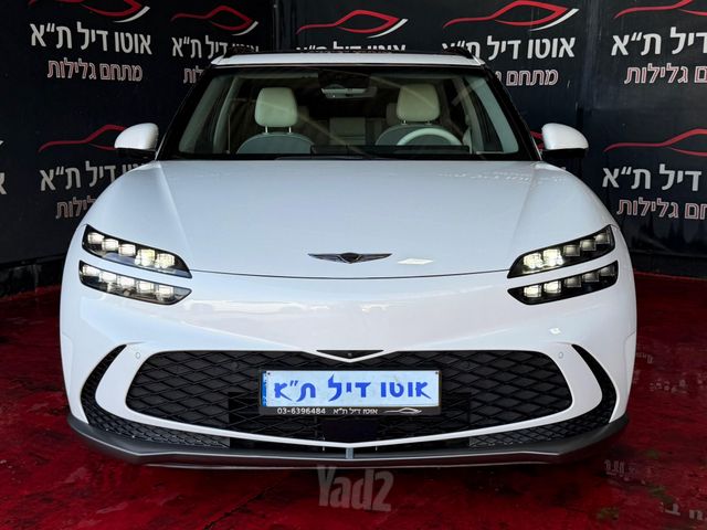 מודעת רכב ג'נסיס GV60