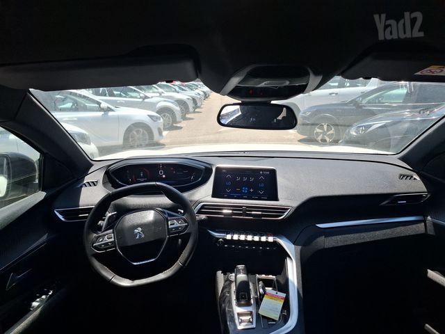 פיג'ו 5008