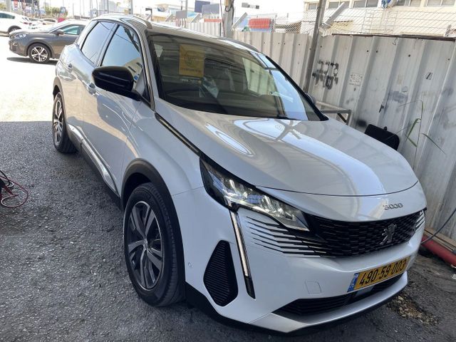 פיג'ו 3008