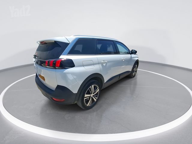 פיג'ו 5008
