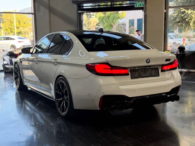 ב מ וו M5