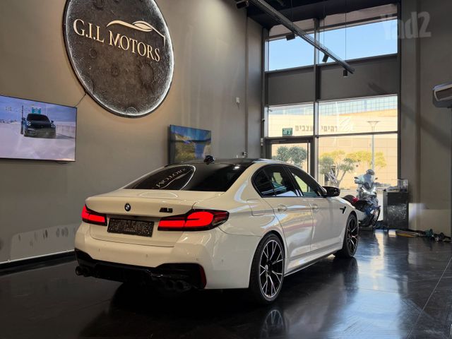ב מ וו M5