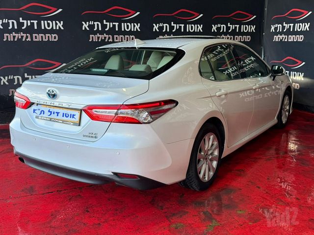 טויוטה קאמרי