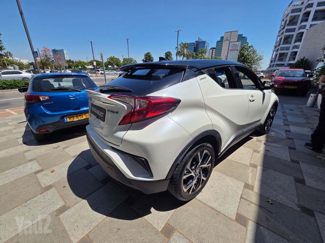 מודעת רכב טויוטה C-HR 2
