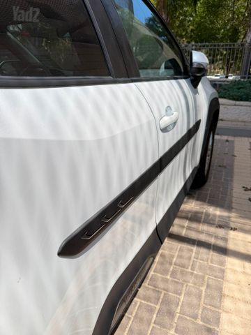 טויוטה יאריס קרוס