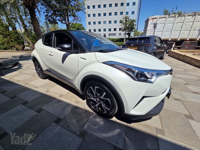 מודעת רכב טויוטה C-HR 1