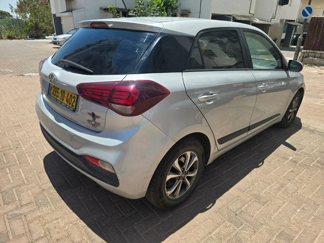 יונדאי i20
