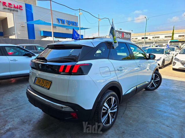 פיג'ו 3008
