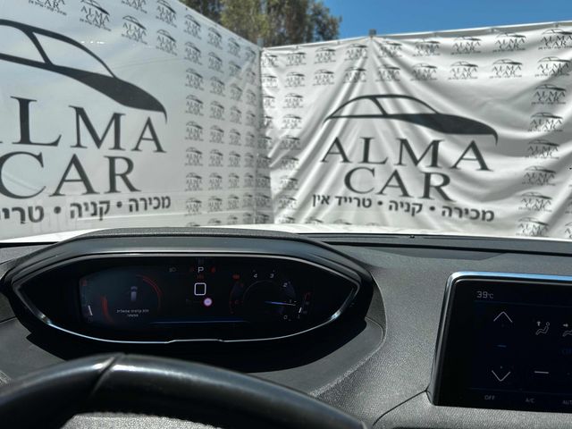 פיג'ו 3008