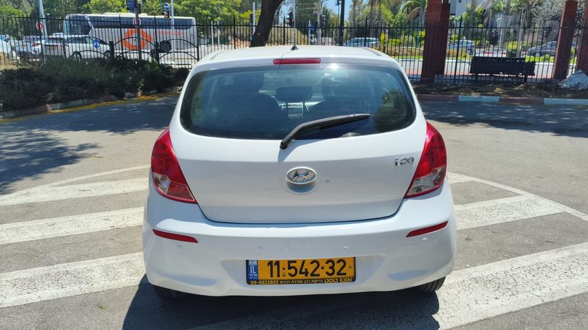 יונדאי i20