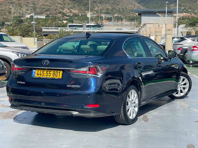 לקסוס GS