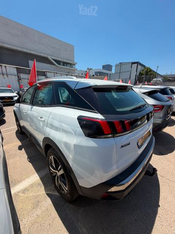 פיג'ו 3008