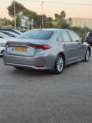 טויוטה קורולה