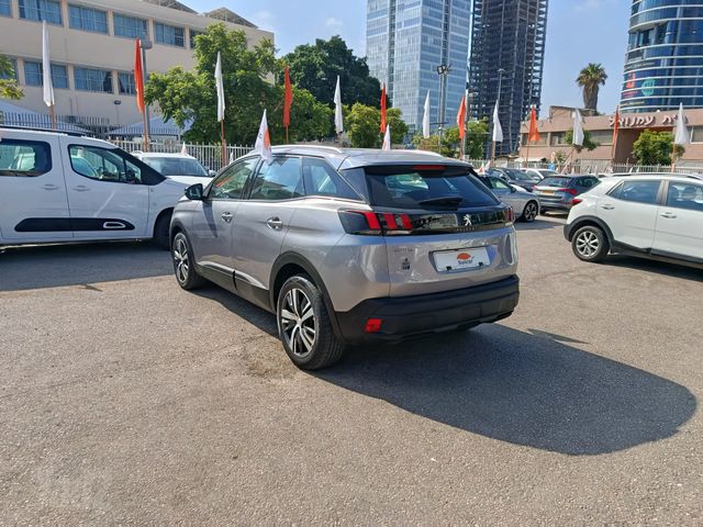 פיג'ו 3008