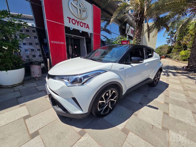מודעת רכב טויוטה C-HR