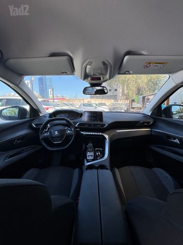 פיג'ו 3008
