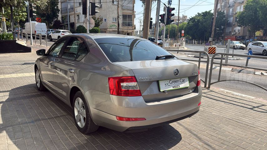 סקודה אוקטביה