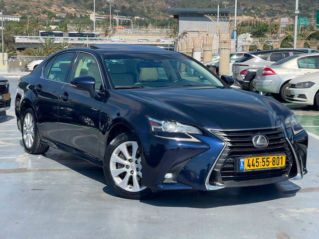 לקסוס GS