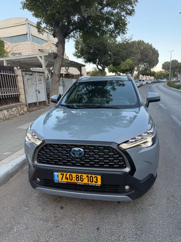 טויוטה קורולה קרוס