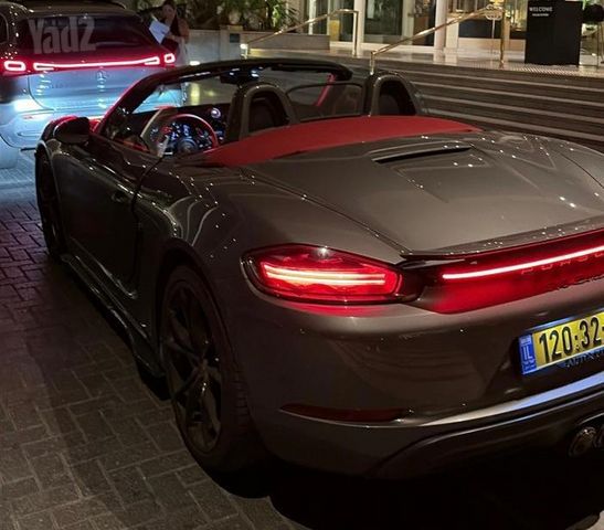 פורשה 718