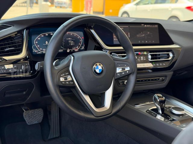 ב מ וו Z4