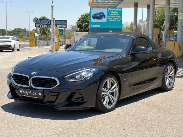 ב מ וו Z4