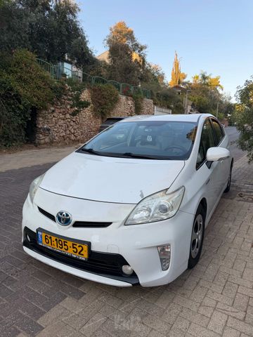טויוטה פריוס