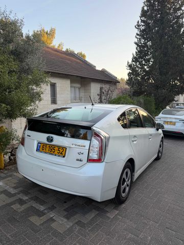 טויוטה פריוס