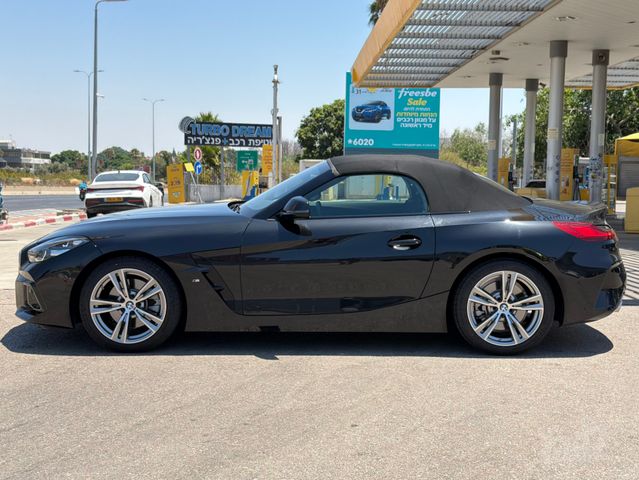ב מ וו Z4