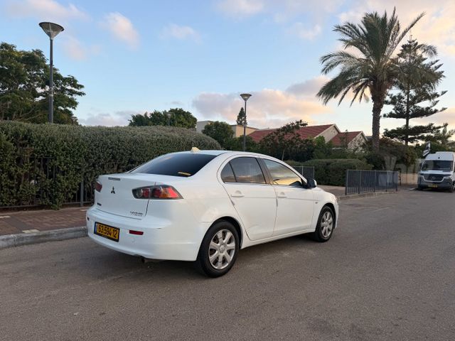מיצובישי לנסר
